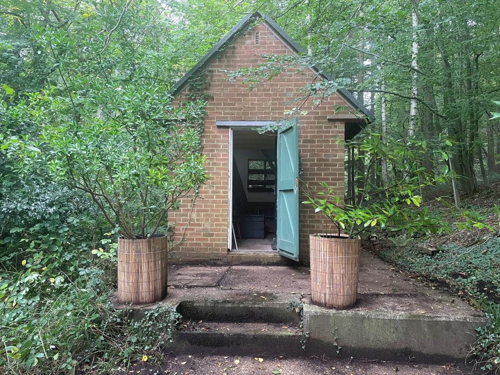 Lot: 14 - LAND AND BUILDING WITH POTENTIAL - Front elevation with forecourt area